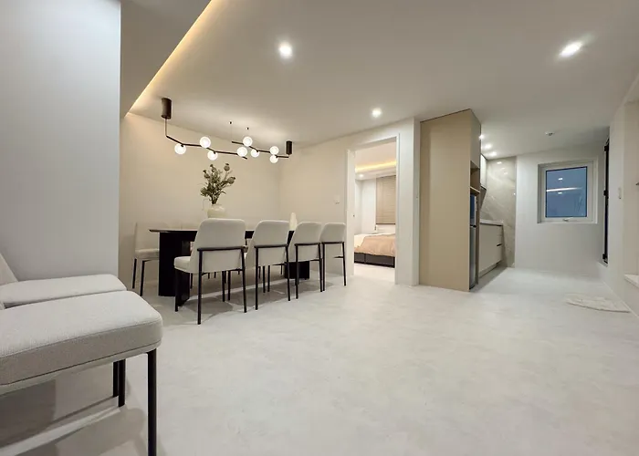 Grand 3br Familty House - 5 Beds