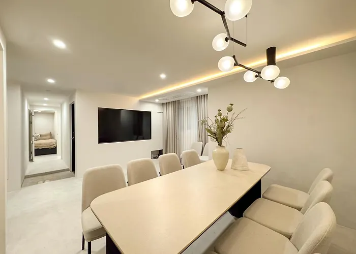 Grand 3br Familty House - 5 Beds Сеул