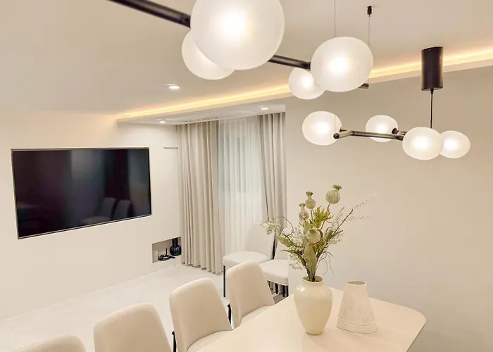 Апартаменты Grand 3br Familty House - 5 Beds *
