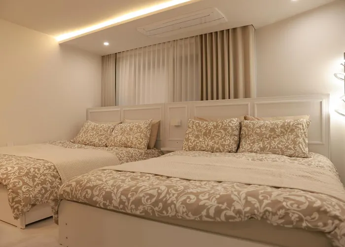 Grand 3br Familty House - 5 Beds Апартаменты Сеул