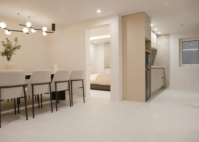 Апартаменты Grand 3br Familty House - 5 Beds