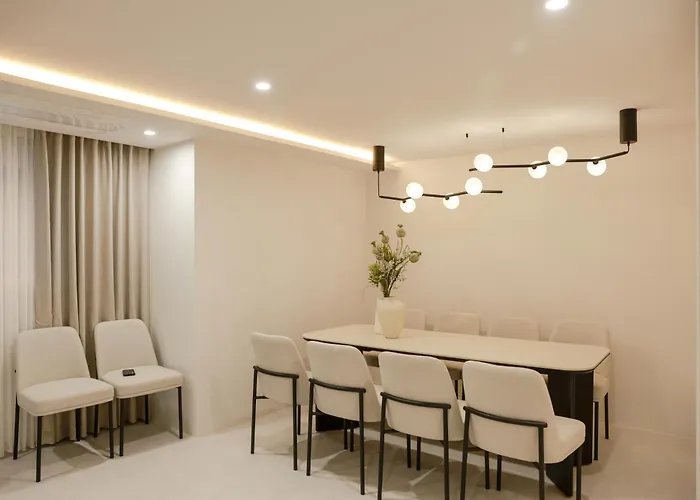 Grand 3br Familty House - 5 Beds