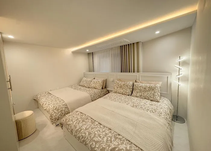 Grand 3br Familty House - 5 Beds